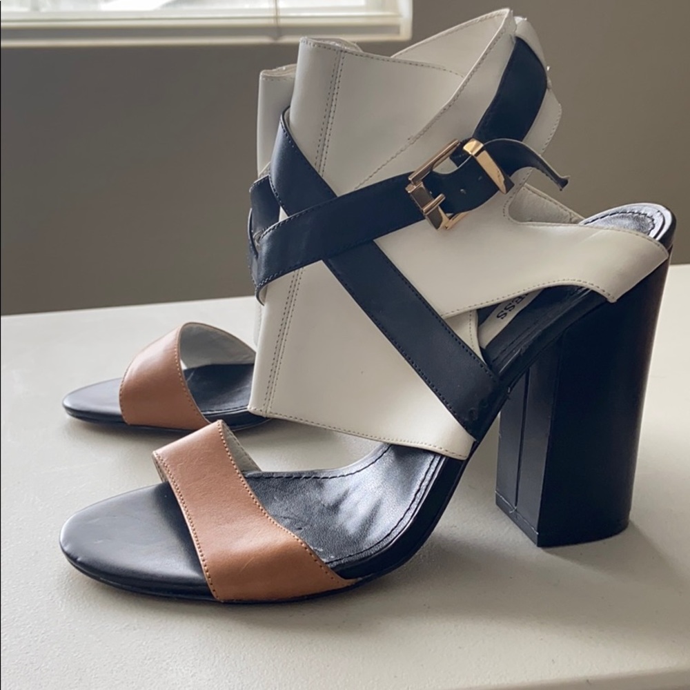 Tricolor Guess Heels